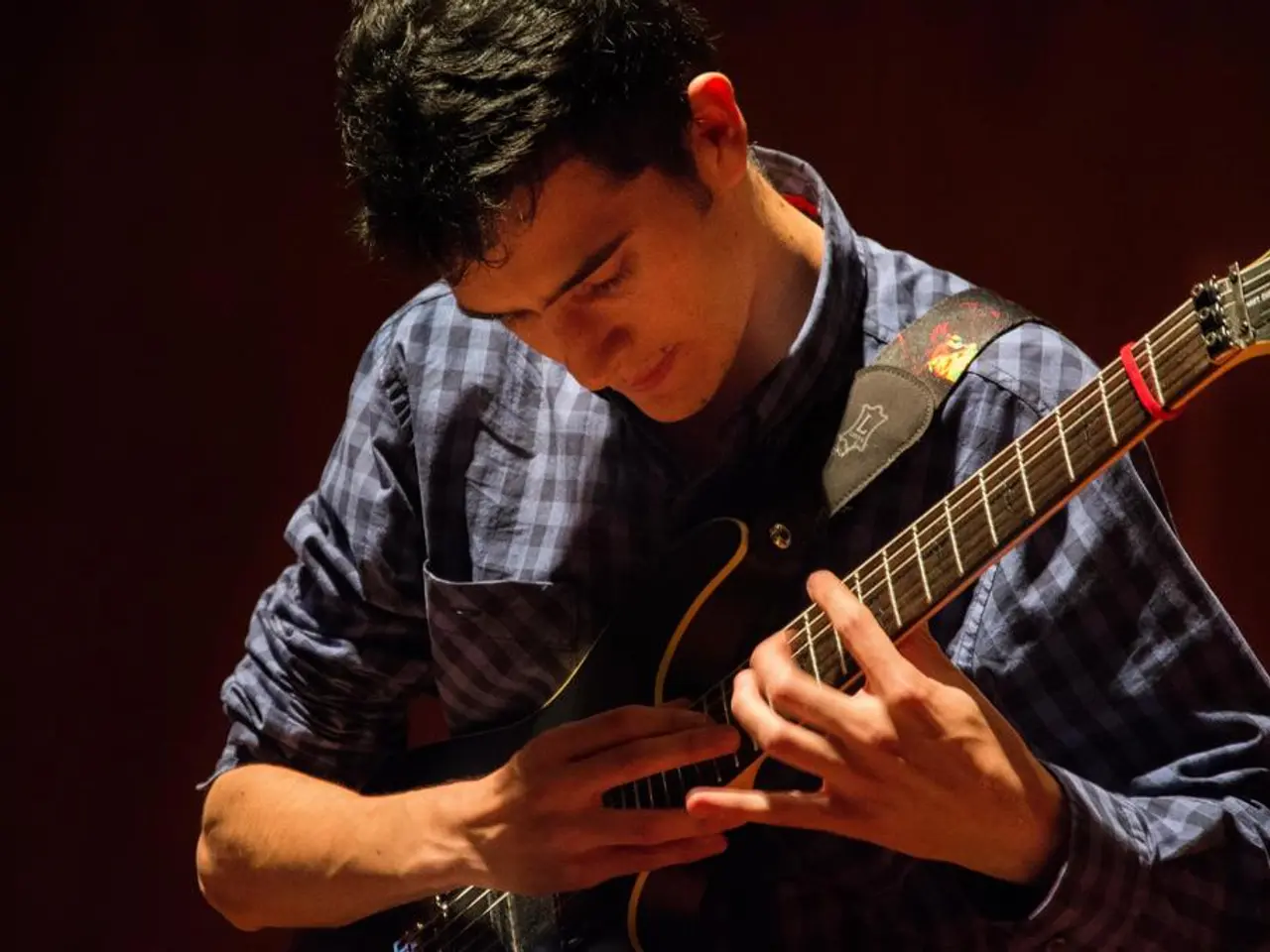 Discovering the Harmonious Tune: Delving into the Letto's Chords - Before the Dawn Breaks