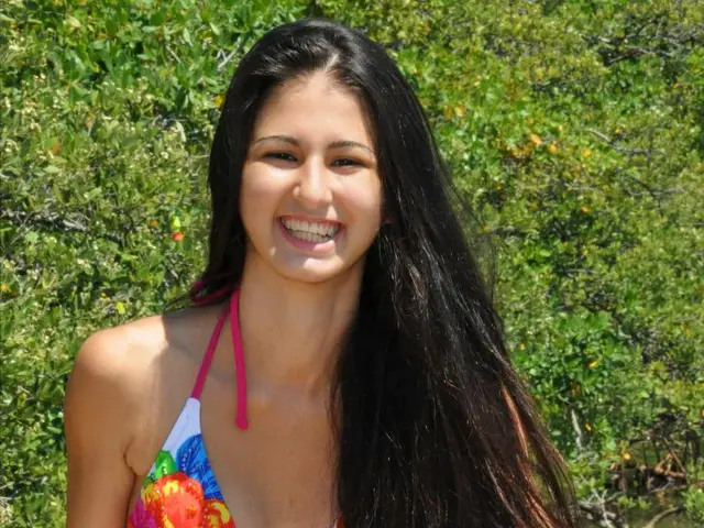 Simone Thomalla displays her alluring Easter attire in public view