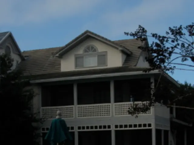 Backyard Swimming Pool Design Inspiration: Celebrating 24 Stunning Pools That Turn Your Yard into a...