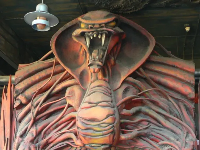 Graveyard's Haunted Spirit: Inez Clarke, the Spectral Figure at Graceland Cemetery