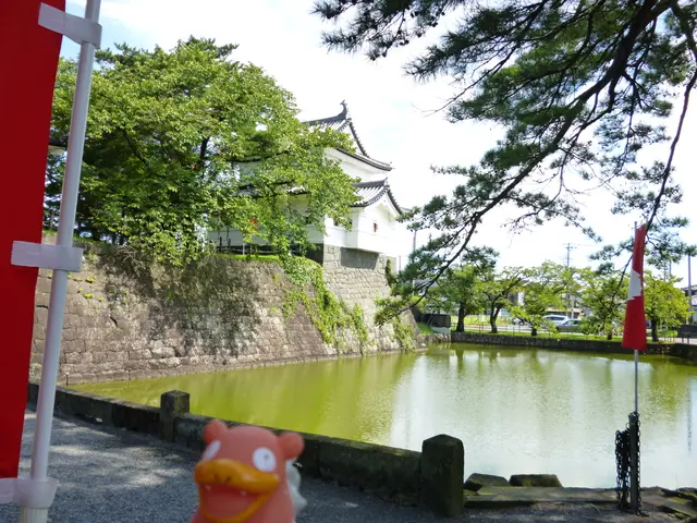 Nestled between Tampa and Gainesville, this Florida city displays historic allure and lake-side...