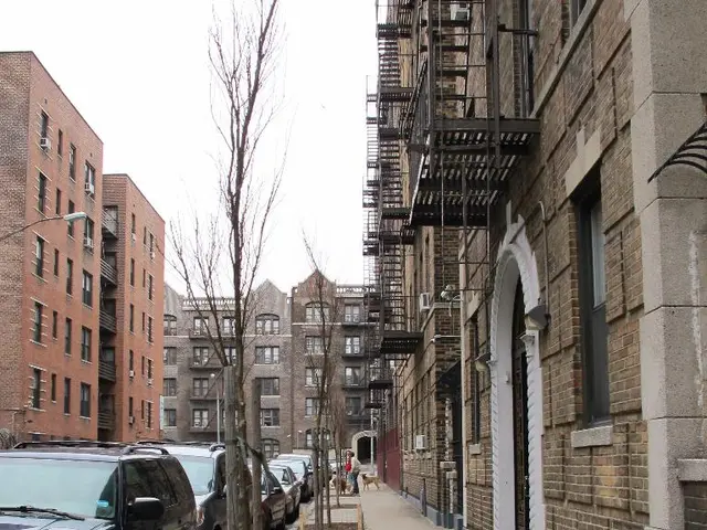 Berlin's Air Fortresses, Episode 8: Intersection of Orange Plaza's Traffic Hub