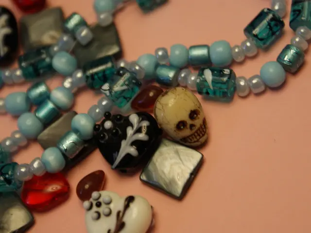 Traunsteiner Customs Authority Successfully Halts Approximately 600 Pieces of Fashion Jewelry...